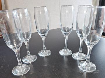 6 bicchieri da champagne. 