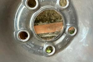 Cerchi e gomme compresi di borchie vw
