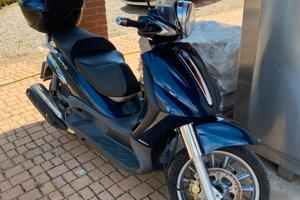 Piaggio Beverly 500 blu