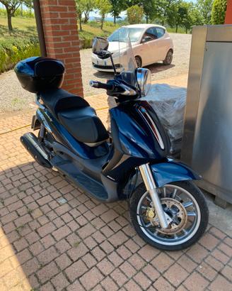 Piaggio Beverly 500 blu