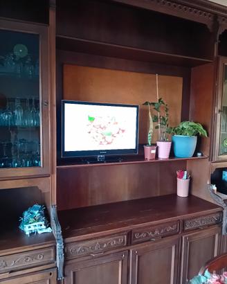 armadio soggiorno antico