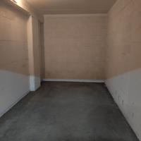 Garage con presa luce non umidità