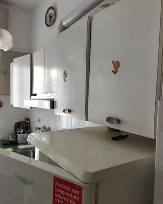 tavoli, sedie, scaffali cucina