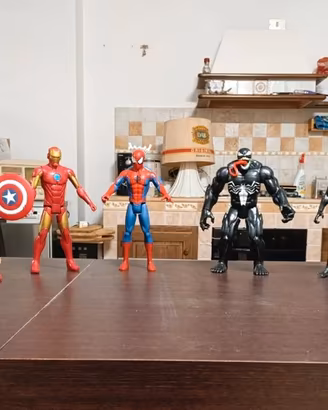 Grande lotto Marvel più Maschera Spiderman 