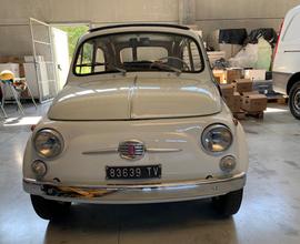 Fiat 500 porte contro vento