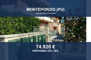 Immobile in asta di 81 m² con box auto a Monte Por