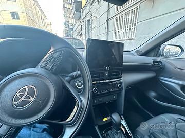 Yaris cross lounge nuova