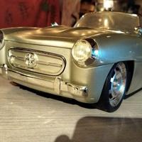 Modellino Auto d'epoca Cadillac MGA Bratz