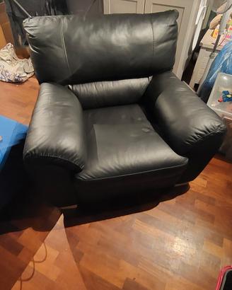 poltrona nera marca divani &divani by natuzzi