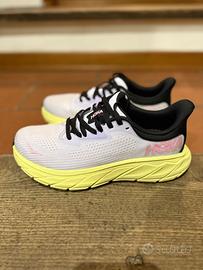 Hoka Arahi 7 donna