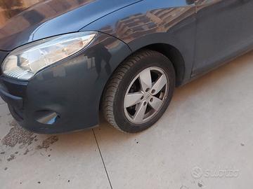 cerchio in lega renault megan R16 con 5fori