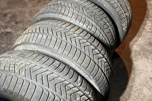 Gomme Pirelli sottozero