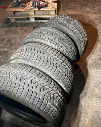 Gomme Pirelli sottozero