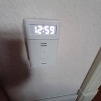 Amazon Echo Flex con orologio