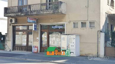 Attività / Licenza di 40 m² con 1 locale a Monfalc