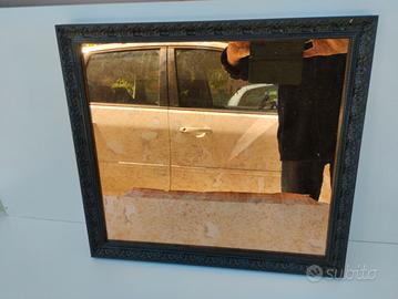 specchio con cornice 