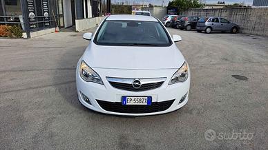 Opel Astra 1.7 CDTI 125CV Cosmo berlina