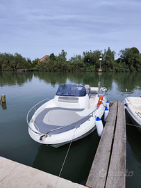 Barca W A AM YACHT 555