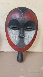 Maschera africana in legno–stile Fang/Kwele