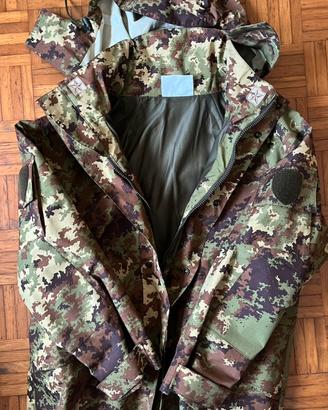 Giacca impermeabile goretex mimetica