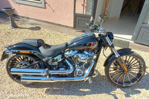 Pivato vende Harley-Davidson Breakout 117