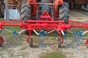 Girello e rotativa per trattore agricolo