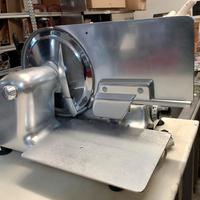 affettatrice alimentazione 220v