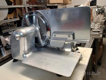 affettatrice alimentazione 220v