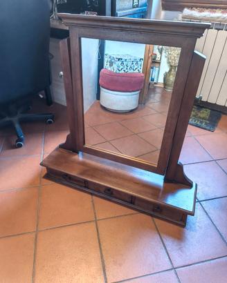 Specchiera inclinabile con cassetti
