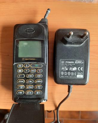 Telefono motorola 8700