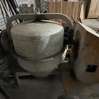 Betoniera a motore a scoppio