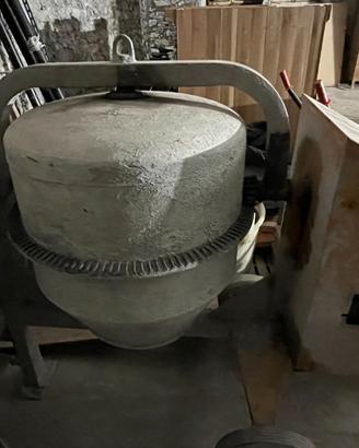 Betoniera a motore a scoppio