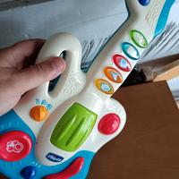 chitarra giocattolo