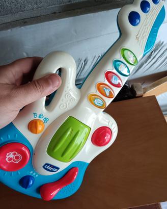 chitarra giocattolo
