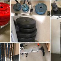 Panca, dischi, manubri e attrezzature palestra