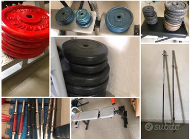 Panca, dischi, manubri e attrezzature palestra