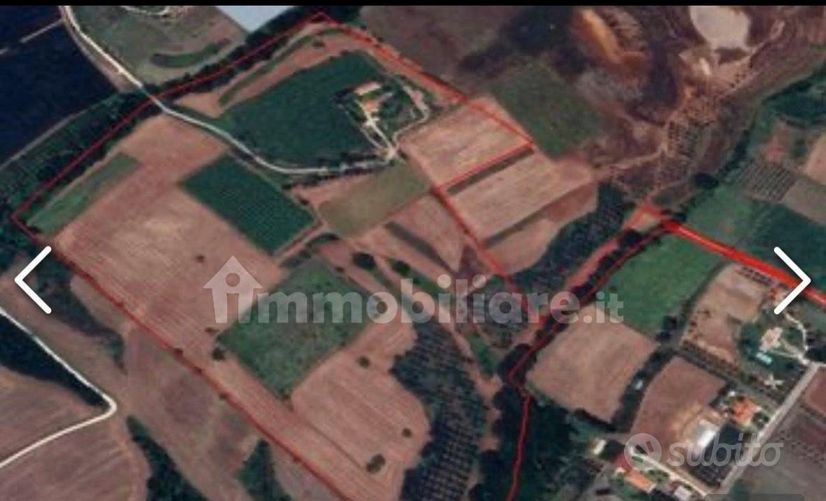 COMPLESSO IMMOBILIARE + TERRENI - Vista 3