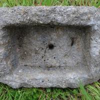 Lavello in pietra antico