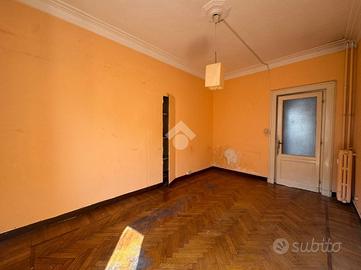 3 LOCALI A TORINO