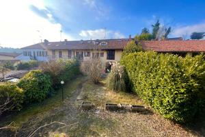 Rustico / Casale di 379 m² con più di 5 locali e b