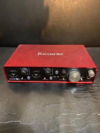 scheda audio FOCUSRITE 2i4