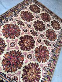 Tappeto in pura lana stile persiano