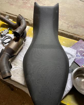 Rimanenze Aprilia dorsoduro  750