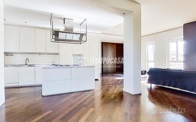 QUADRILOCALE CON GARAGE A DUE PASSI DAL MARE A CAT