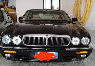 Jaguar xj8