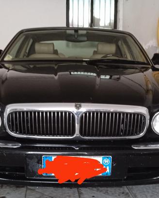 Jaguar xj8