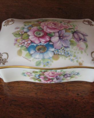 Scatola decorativa in porcellana  "Limoges"