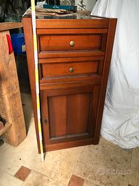Mobile in legno con cassetti e anta