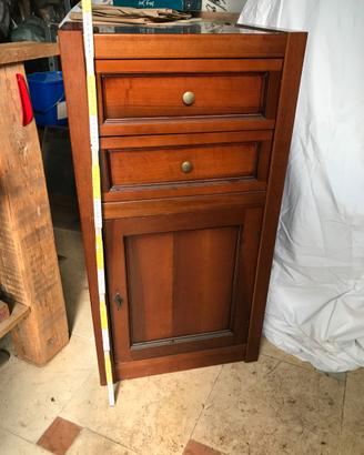 Mobile in legno con cassetti e anta