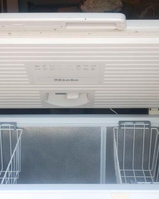CONGELATORE A POZZO- MIELE 284 Litri